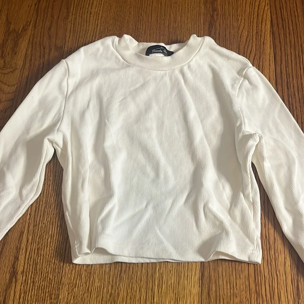 Trendy Queen Woman’s White Long Sleeve Size S - Picture 2 of 5